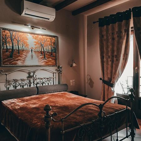 Elena Guesthouse กาลัมปากา ห้อง รูปภาพ