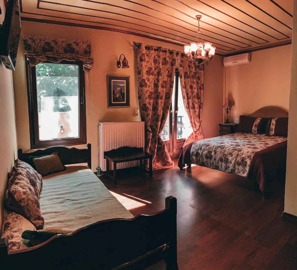 Elena Guesthouse กาลัมปากา ภายนอก รูปภาพ