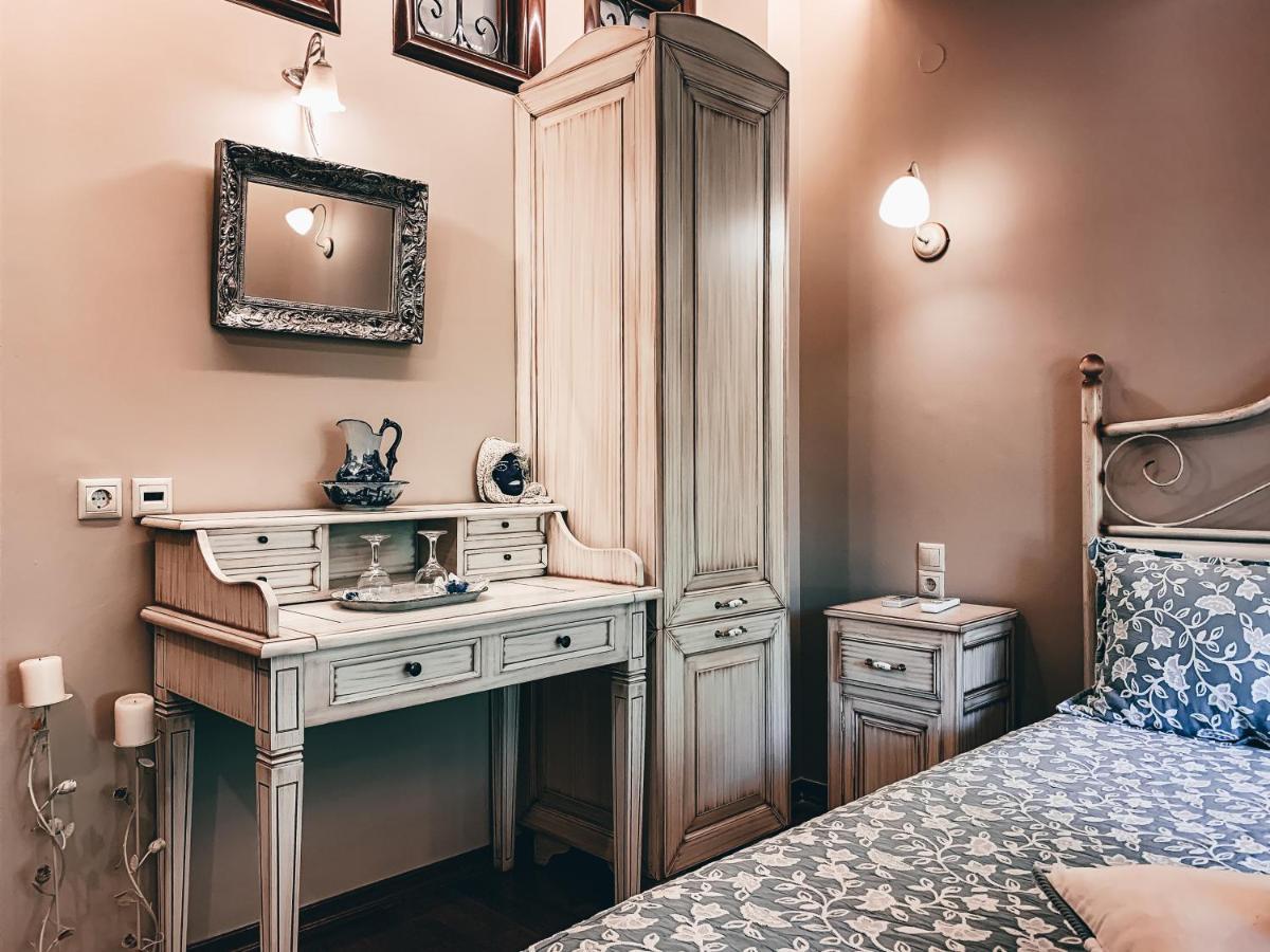 Elena Guesthouse กาลัมปากา ภายนอก รูปภาพ