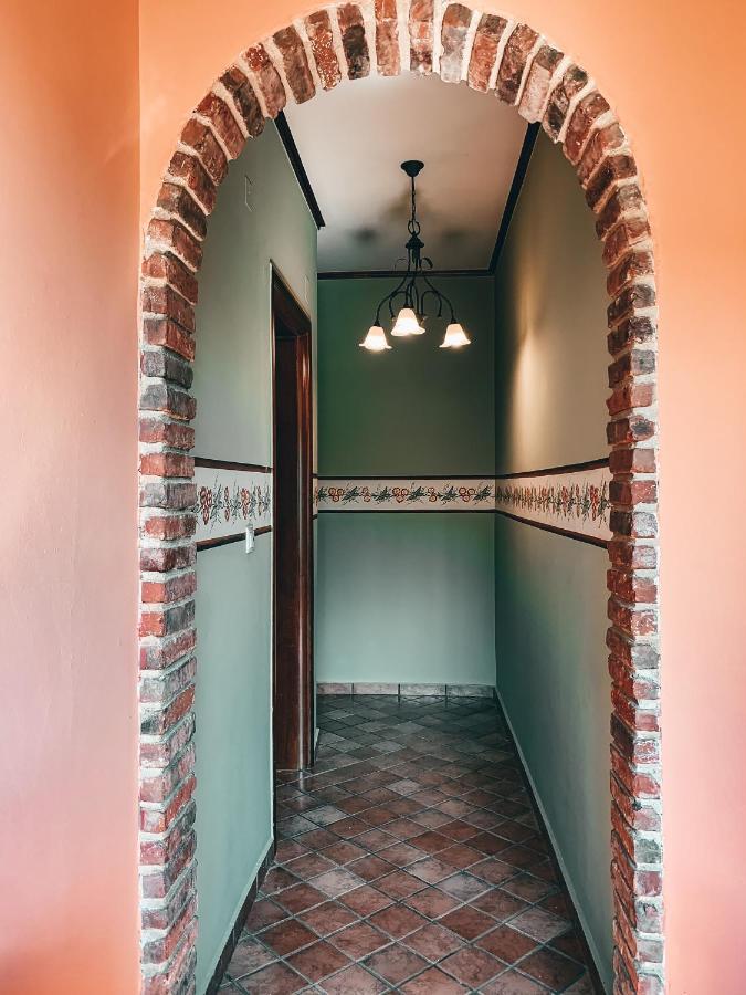 Elena Guesthouse กาลัมปากา ภายนอก รูปภาพ