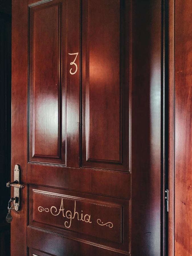Elena Guesthouse กาลัมปากา ภายนอก รูปภาพ