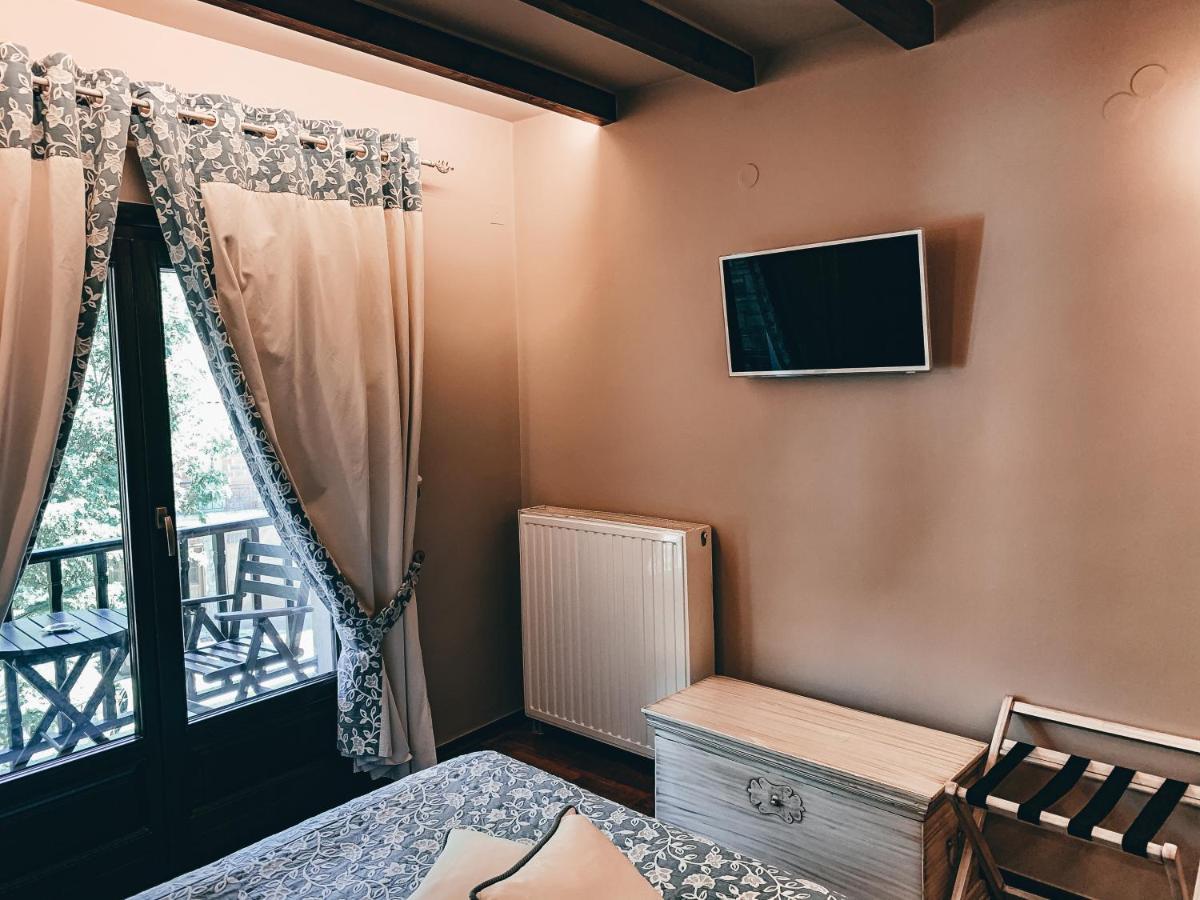 Elena Guesthouse กาลัมปากา ภายนอก รูปภาพ