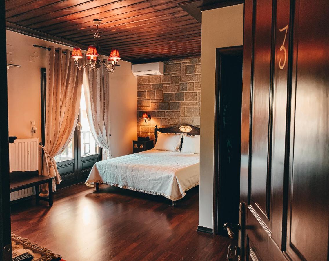 Elena Guesthouse กาลัมปากา ภายนอก รูปภาพ
