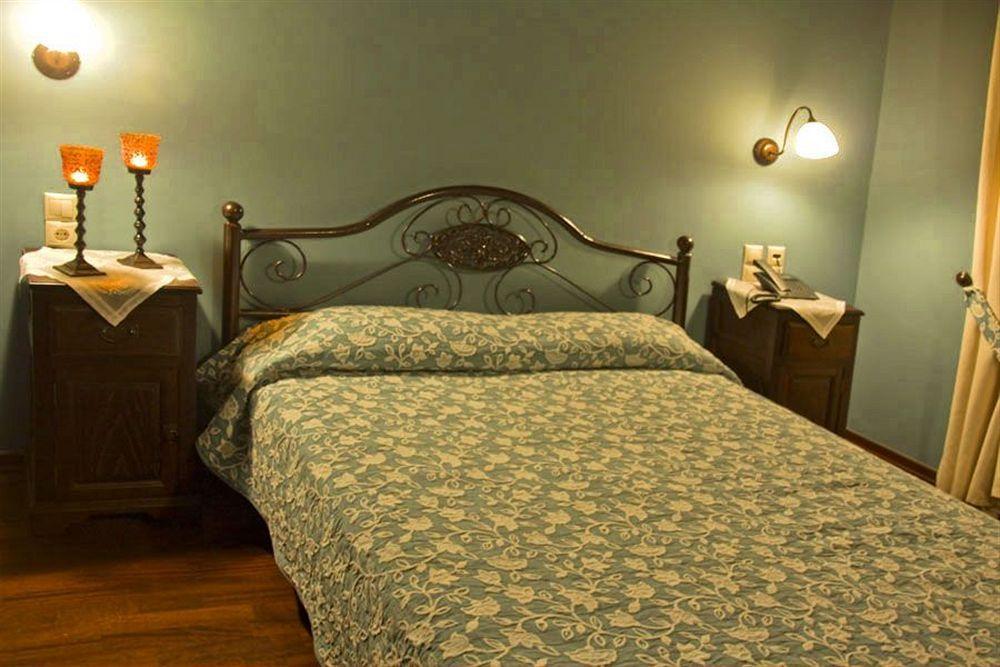 Elena Guesthouse กาลัมปากา ภายนอก รูปภาพ