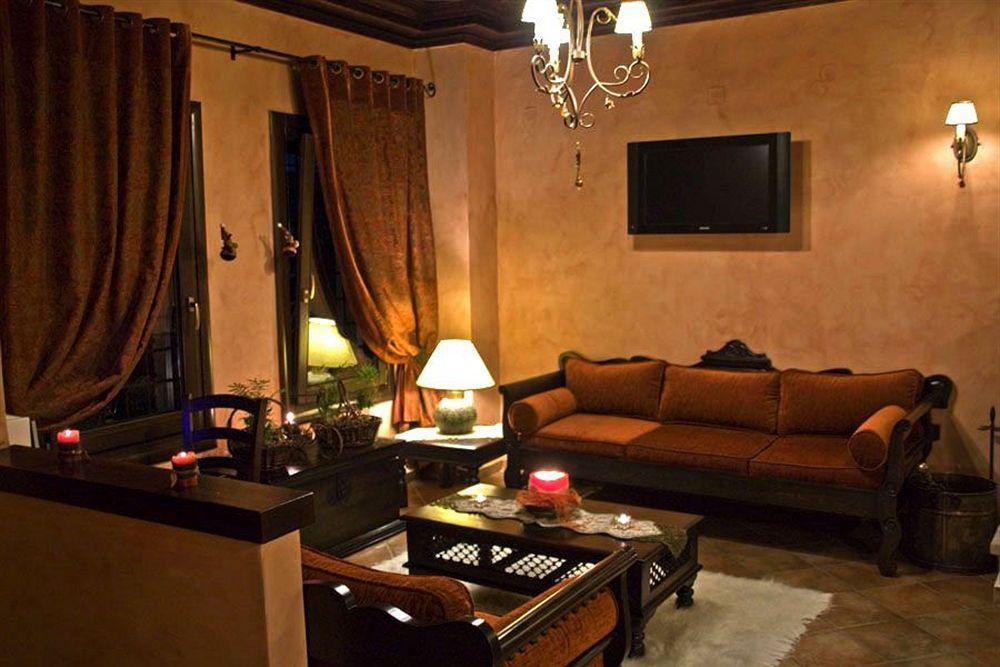 Elena Guesthouse กาลัมปากา ภายนอก รูปภาพ