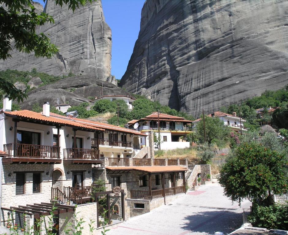 Elena Guesthouse กาลัมปากา ภายนอก รูปภาพ