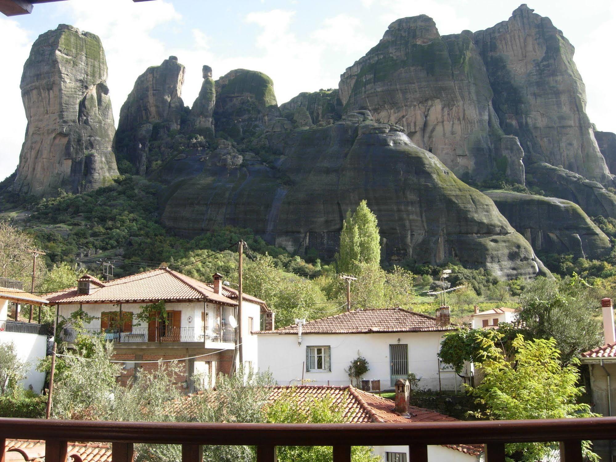 Elena Guesthouse กาลัมปากา ภายนอก รูปภาพ