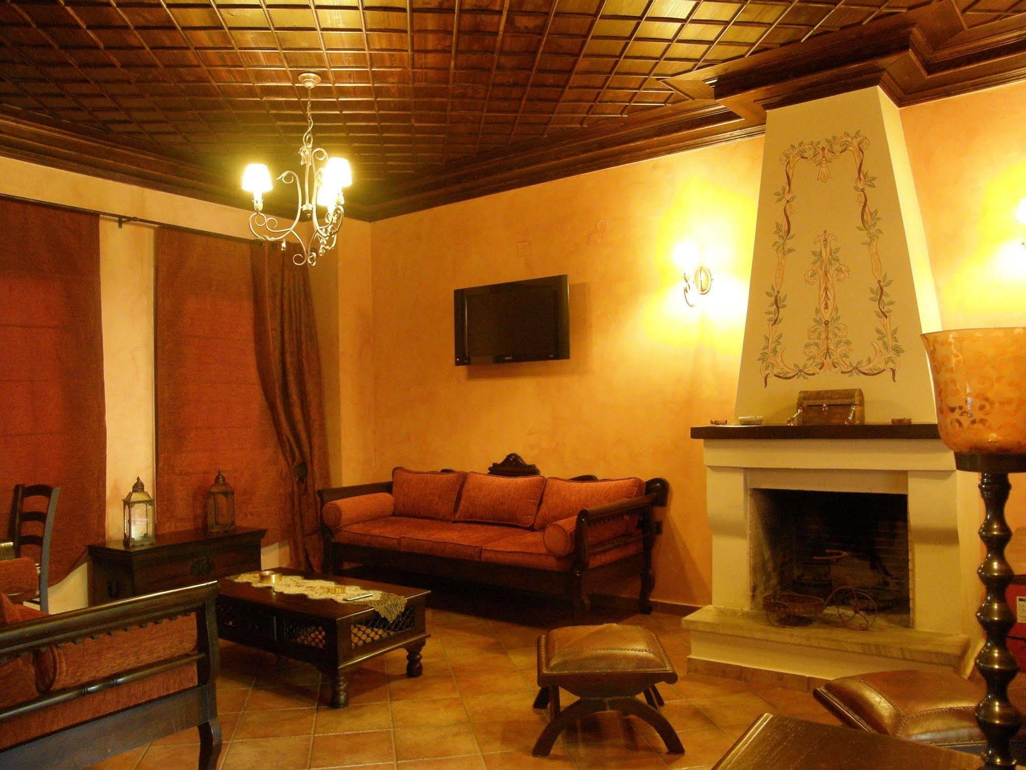 Elena Guesthouse กาลัมปากา ภายนอก รูปภาพ